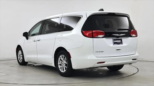 2023 Chrysler Voyager LX