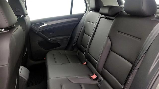 2018 Volkswagen Golf TSI SE