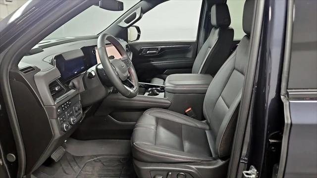 2025 Chevrolet Suburban 4WD RST