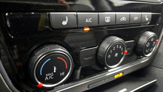 2015 Volkswagen Passat 1.8T SE
