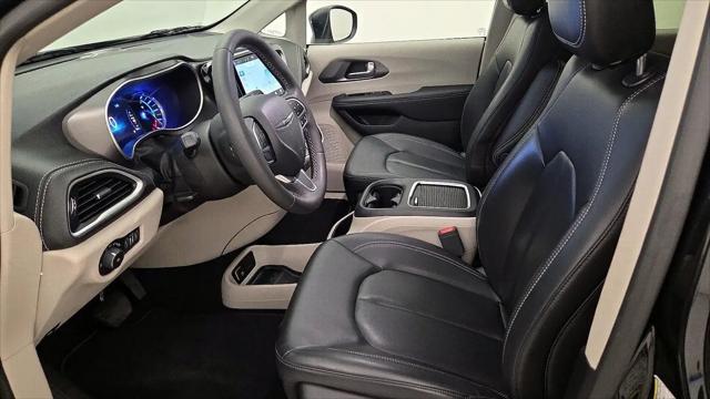2023 Chrysler Pacifica Hybrid Touring L