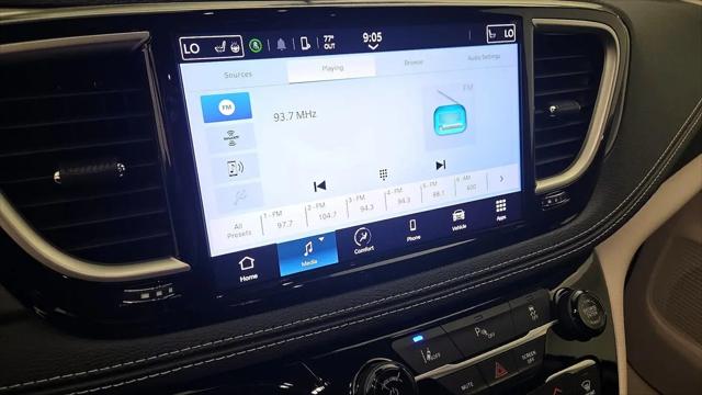 2023 Chrysler Pacifica Hybrid Touring L