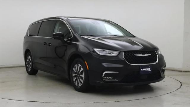 2023 Chrysler Pacifica Hybrid Touring L for sale in Newark, DE