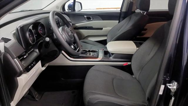2024 Kia Carnival MPV LX