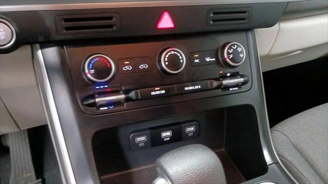 2024 Kia Carnival MPV LX