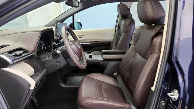 2023 Toyota Sienna Platinum