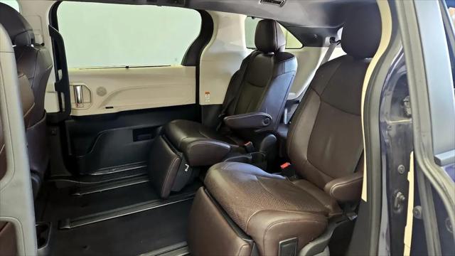 2023 Toyota Sienna Platinum