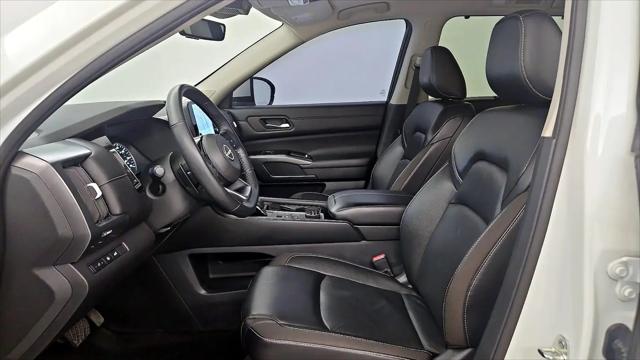 2024 Nissan Pathfinder SL 4WD