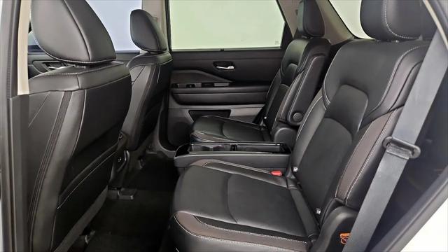 2024 Nissan Pathfinder SL 4WD