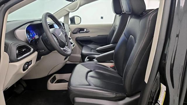 2023 Chrysler Pacifica Hybrid Touring L