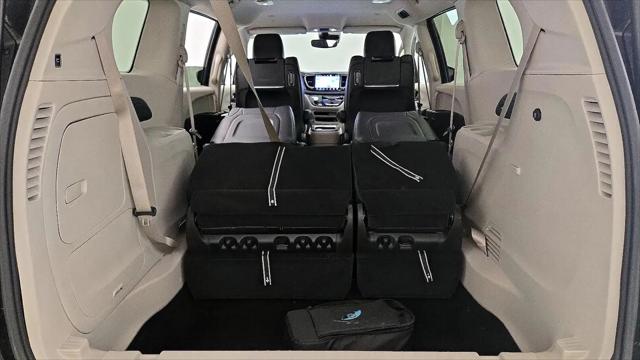 2023 Chrysler Pacifica Hybrid Touring L