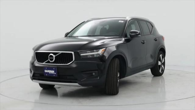 2021 Volvo XC40 T5 Momentum