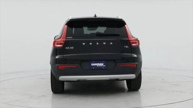 2021 Volvo XC40 T5 Momentum