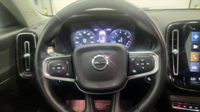 2021 Volvo XC40 T5 Momentum