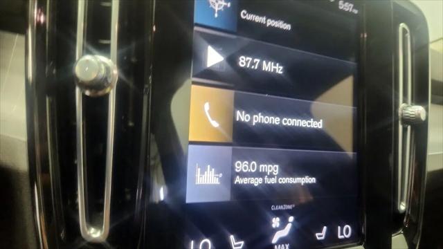 2021 Volvo XC40 T5 Momentum