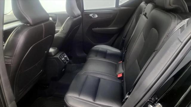 2021 Volvo XC40 T5 Momentum