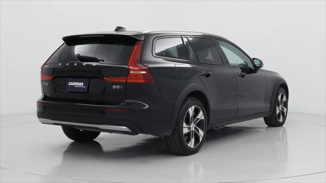 2025 Volvo V60 Cross Country Plus, B5 AWD Gas (mild hybrid)