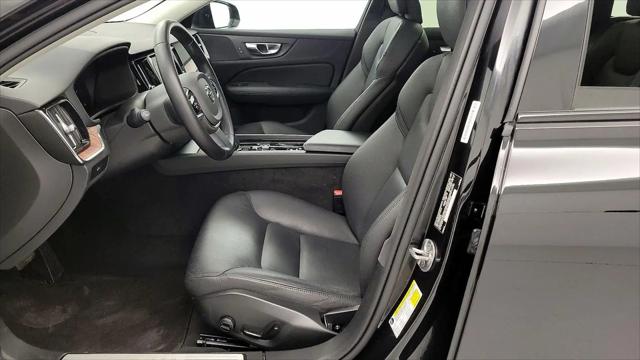 2025 Volvo V60 Cross Country Plus, B5 AWD Gas (mild hybrid)