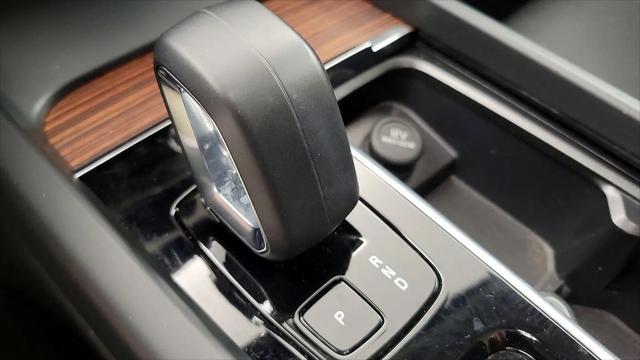 2025 Volvo V60 Cross Country Plus, B5 AWD Gas (mild hybrid)