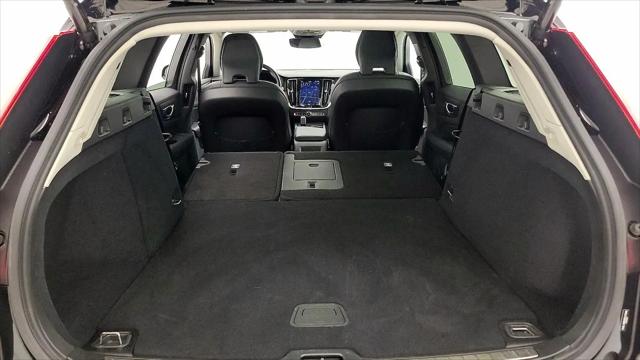 2025 Volvo V60 Cross Country Plus, B5 AWD Gas (mild hybrid)