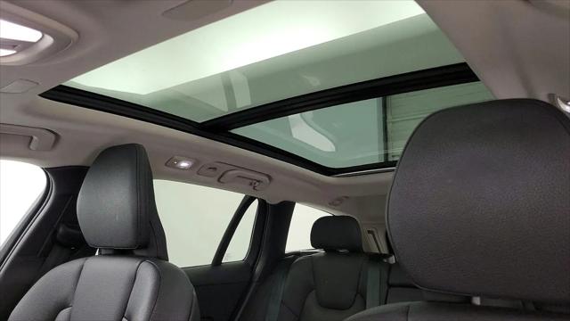 2025 Volvo V60 Cross Country Plus, B5 AWD Gas (mild hybrid)