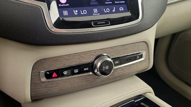 2024 Volvo XC90 B6 Plus Bright Theme 7-Seater