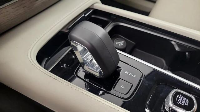 2024 Volvo XC90 B6 Plus Bright Theme 7-Seater