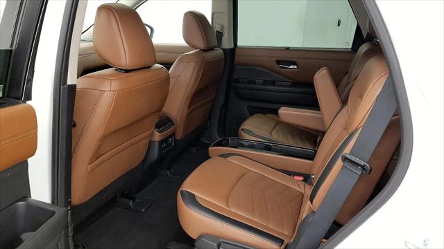 2024 Nissan Pathfinder Platinum FWD