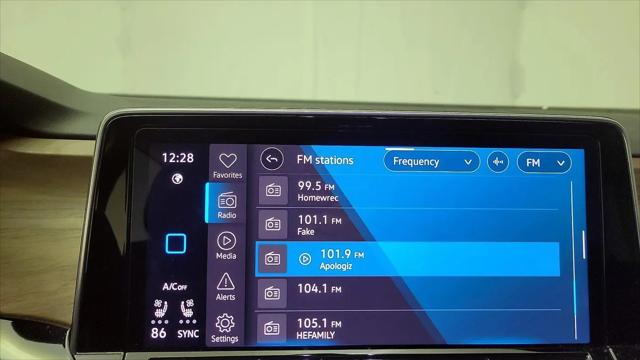 2024 Volkswagen Atlas 2.0T SE w/Technology