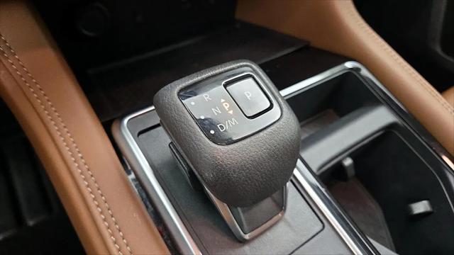 2025 Nissan Pathfinder Platinum FWD