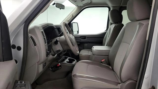 2017 Nissan 3500 SV V8