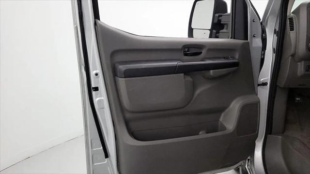 2017 Nissan 3500 SV V8