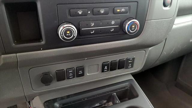 2017 Nissan 3500 SV V8