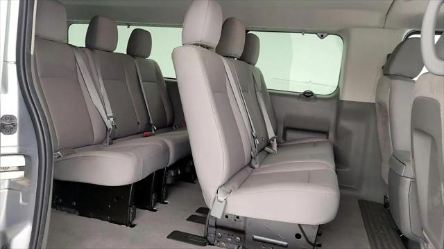 2017 Nissan 3500 SV V8