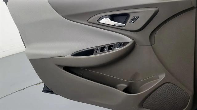 2022 Chevrolet Malibu FWD 1FL