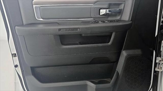 2022 Ram 1500 Classic SLT Crew Cab 4x4 5'7" Box