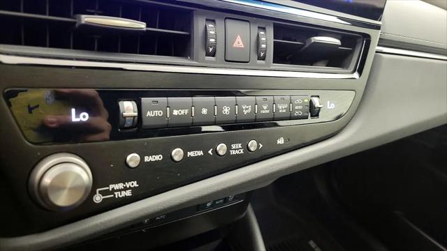2024 Lexus ES 350 F SPORT Handling