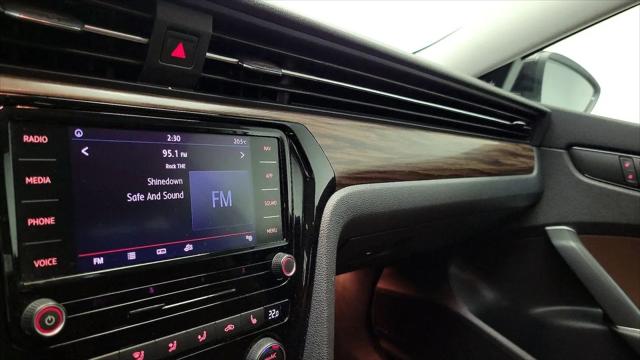 2022 Volkswagen Passat 2.0T Limited Edition