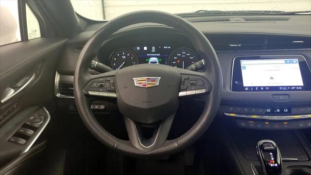 2022 Cadillac XT4 AWD Premium Luxury