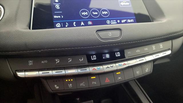 2022 Cadillac XT4 AWD Premium Luxury