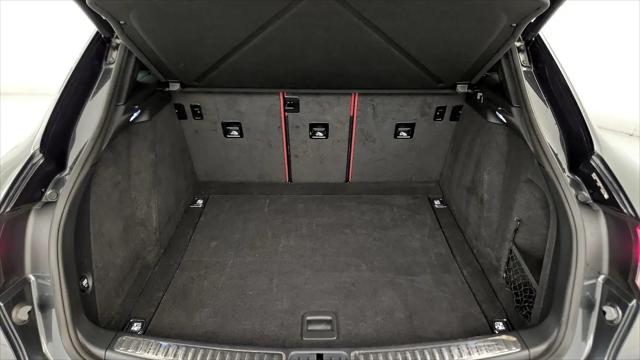 2021 Porsche Macan Macan