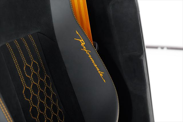 2024 Lamborghini Urus Performante