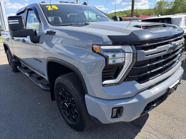 2024 Chevrolet Silverado 2500HD 4WD Crew Cab Standard Bed LT
