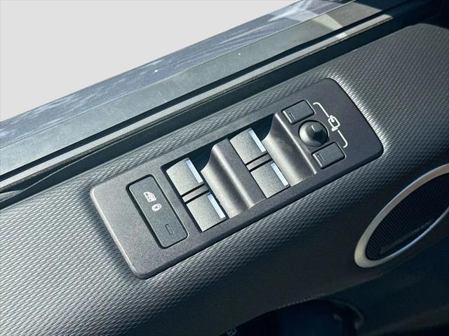 2024 Land Rover Discovery P360 Dynamic SE