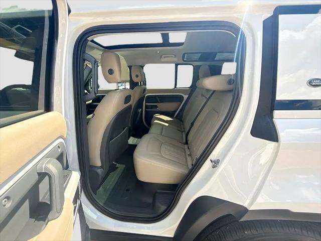 2021 Land Rover Defender 110 SE