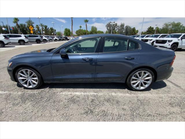 2021 Volvo S60 T6 Momentum