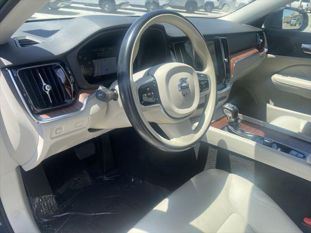 2021 Volvo S60 T6 Momentum
