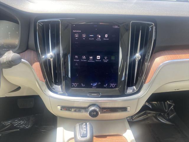 2021 Volvo S60 T6 Momentum