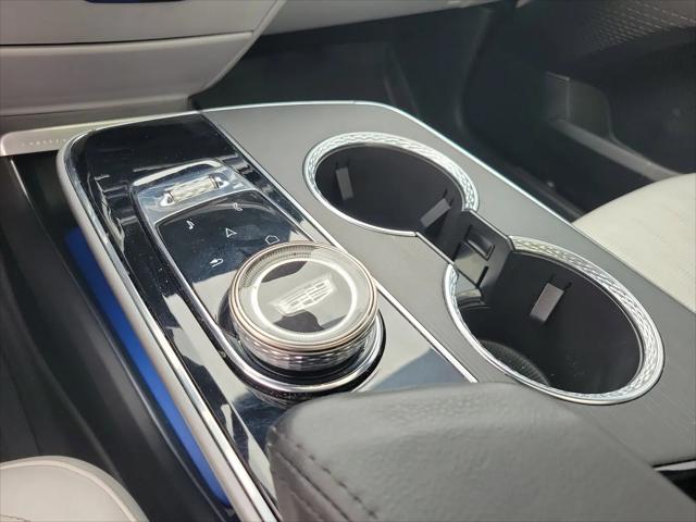 2024 Cadillac iQ Luxury w/1SC