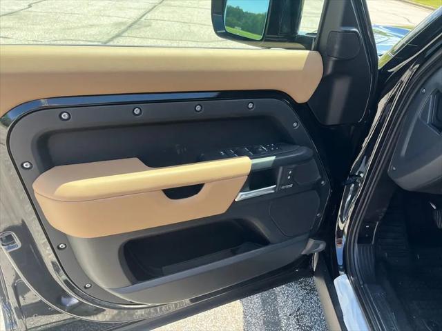 2026 Land Rover Defender P400 X-Dynamic SE